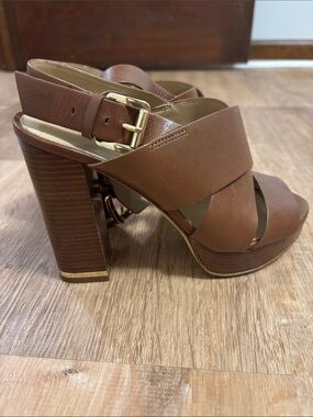 Michael Kors Brown Leather Platform Sandals with Gold Size 6.5
